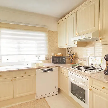 Апартаменти 2 Quartos, Piscina, Ac, Campo De Tenis, Prestige For