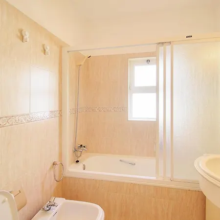 2 Quartos, Piscina, Ac, Campo De Tenis, Prestige For פורטימאו